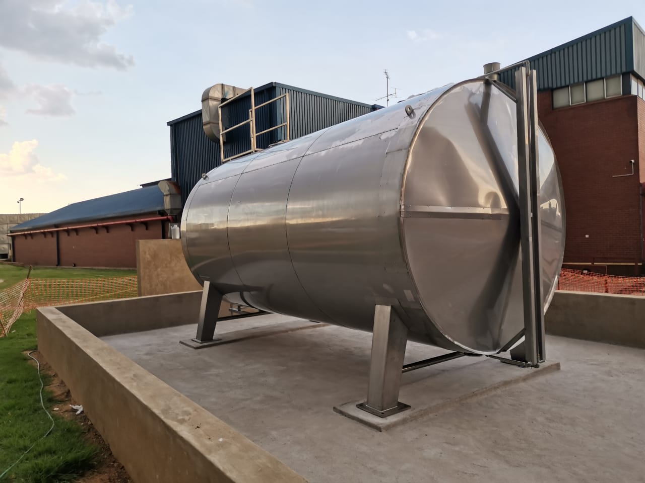 Storage and Mixing Vessels and Tanks