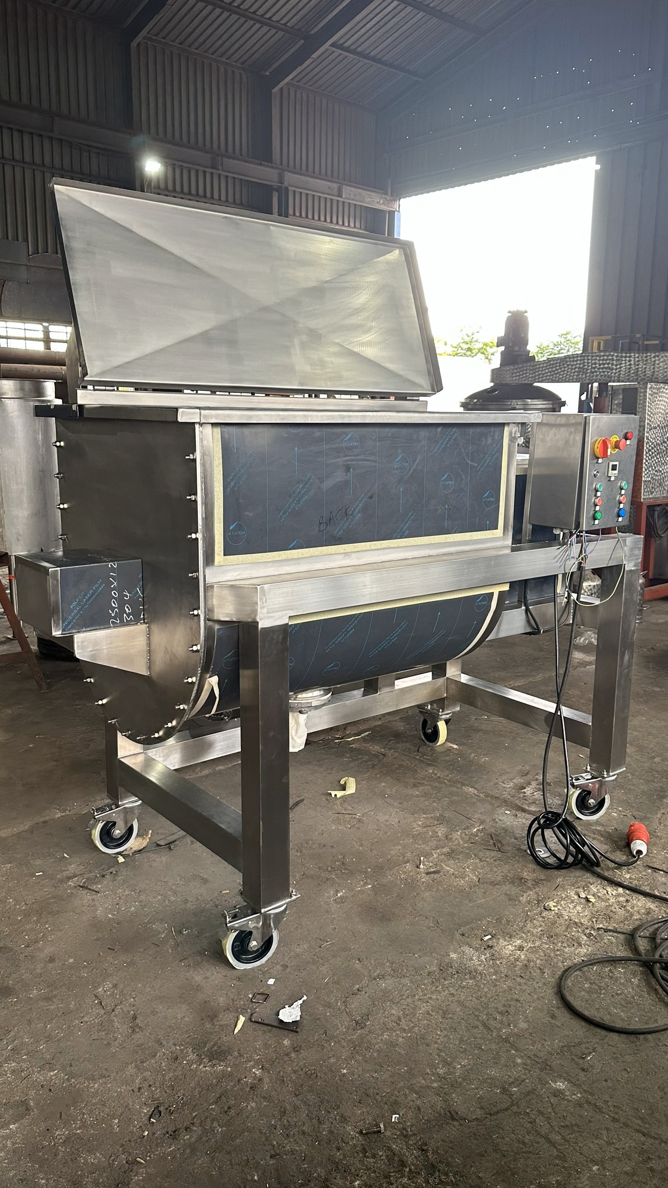Ribbon, Cube, Double Cone, Barrel Hoop & Reactor Blenders