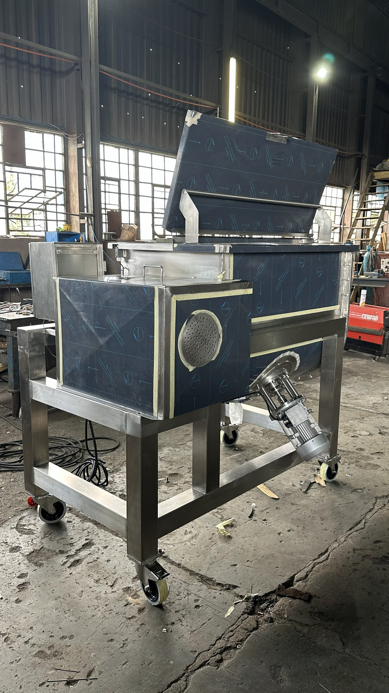 Ribbon, Cube, Double Cone, Barrel Hoop & Reactor Blenders